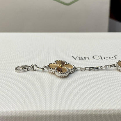 [ElanLuxe Jewelry]CLOVER  5 MOTIFS  CHRISTMAS LIMITED EDITION BRACELET
