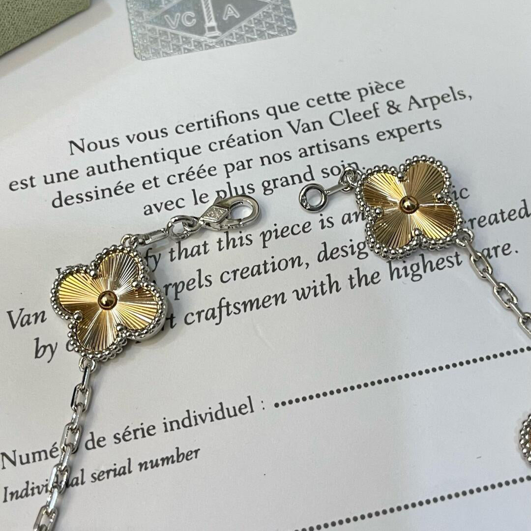 [ElanLuxe Jewelry]CLOVER  5 MOTIFS  CHRISTMAS LIMITED EDITION BRACELET