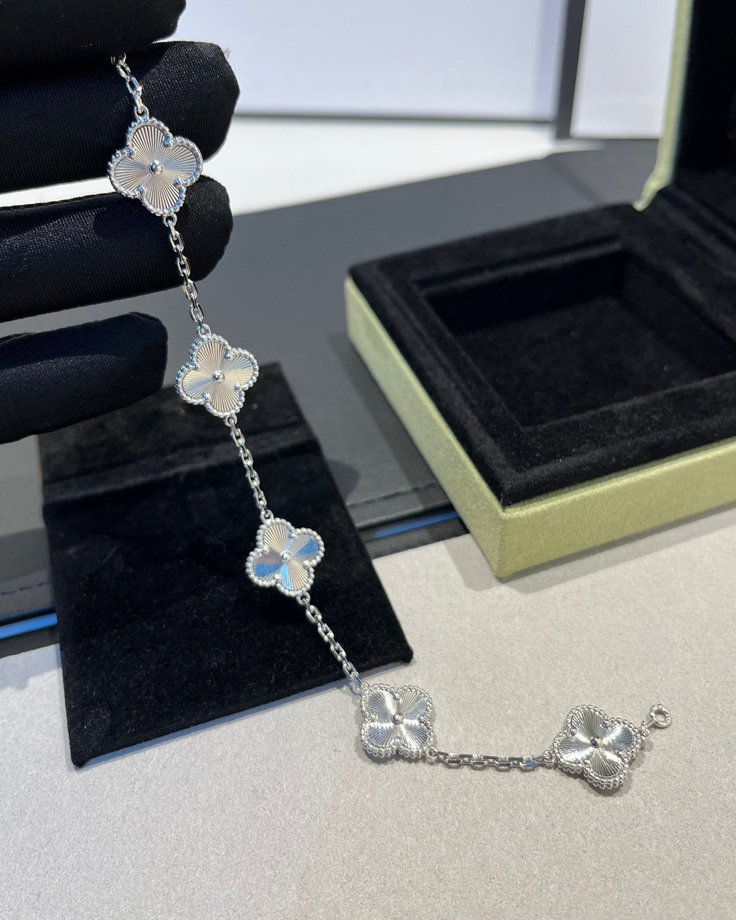 [ElanLuxe Jewelry]CLOVER SILVER 5 MOTIFS BRACELET