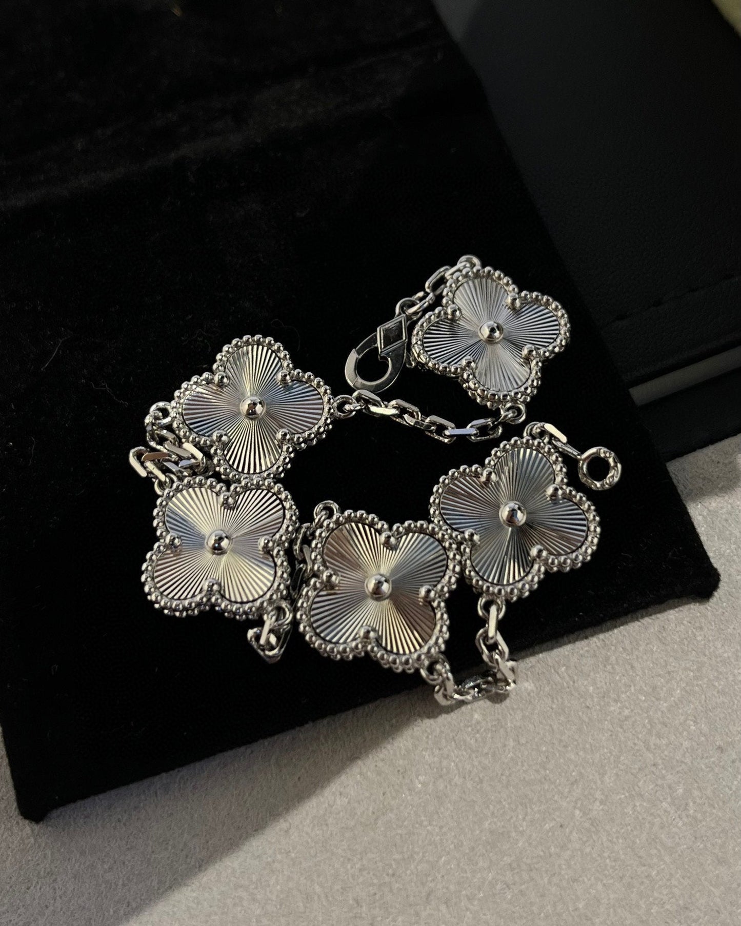[ElanLuxe Jewelry]CLOVER SILVER 5 MOTIFS BRACELET