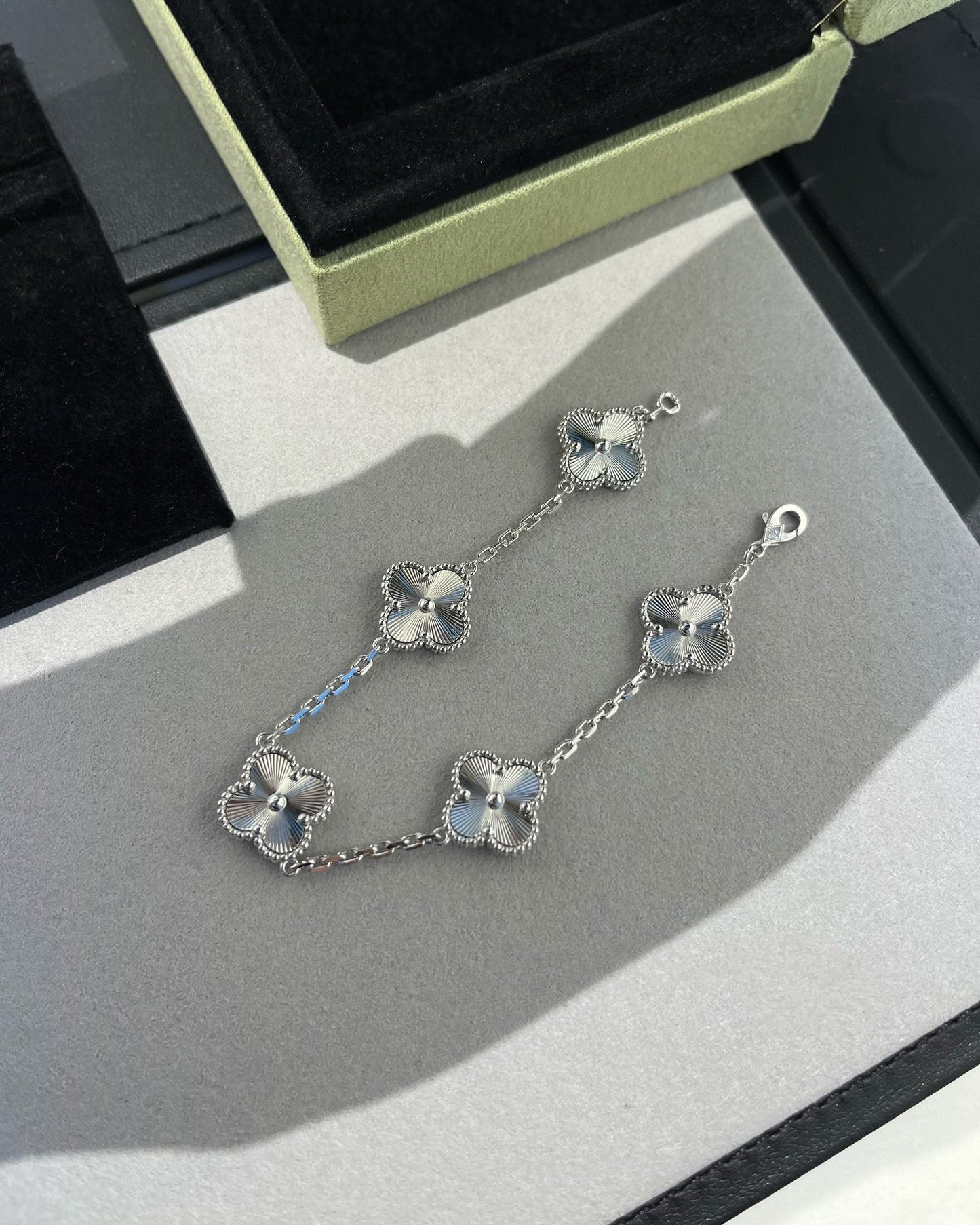 [ElanLuxe Jewelry]CLOVER SILVER 5 MOTIFS BRACELET